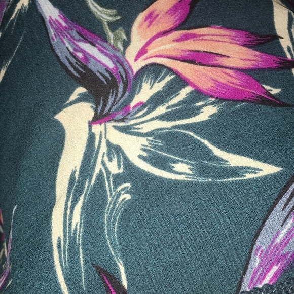About a Girl Pompom Bird of Paradise Print Shorts - Picture 5 of 5
